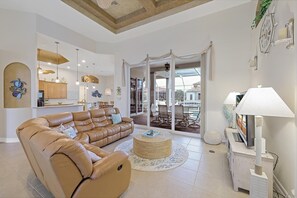 Maison, plusieurs lits (488 Persian Court) | Coin séjour