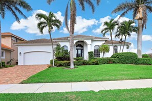 Exterior - Waterfront Oasis With Pool, Kayaks and Steps to Beach (Marco Island)