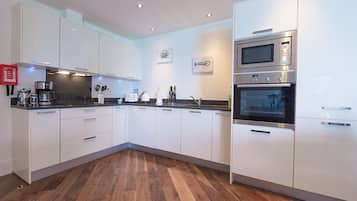 冰箱、洗碗机、电热水壶、烤面包机