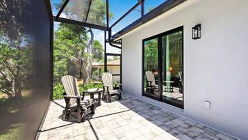 House, Multiple Beds (2023 Captiva home steps to the beach/) | Terrace/patio