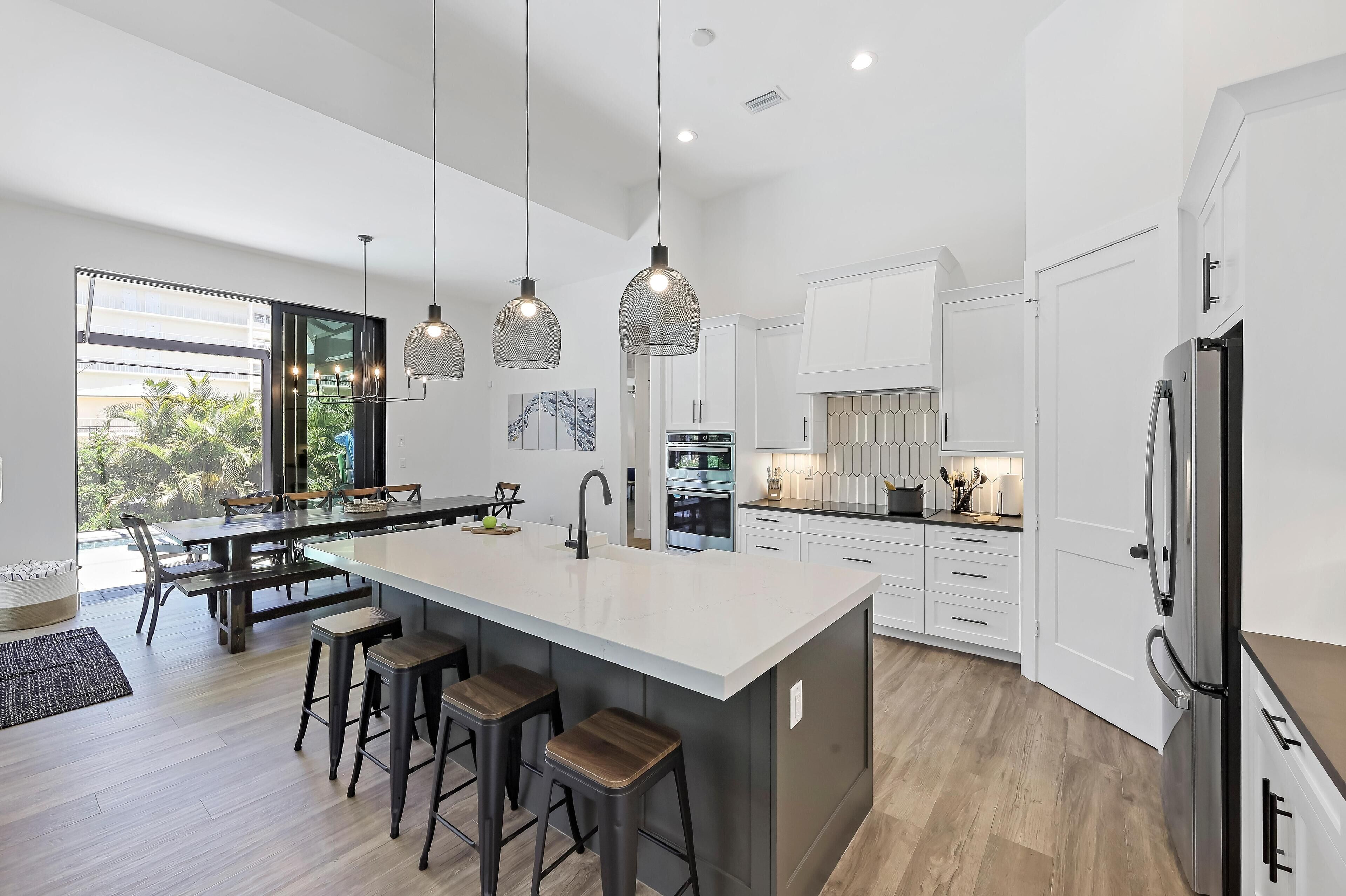 House, Multiple Beds (2023 Captiva home steps to the beach/) | Private kitchen