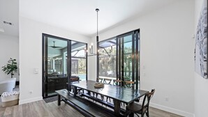 Casa, varias camas (2023 Captiva home steps to the beach/) | Restaurantes