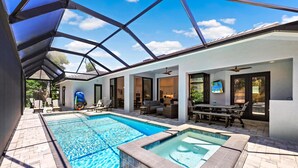 Casa, varias camas (2023 Captiva home steps to the beach/) | Alberca