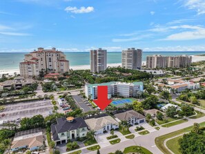 ハウス ベッド (複数台) (Modern 2023 built home steps to beach) | 外観