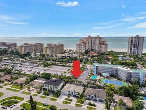 Hus, flere senger (Modern 2023 built home steps to beach) | Eksteriør