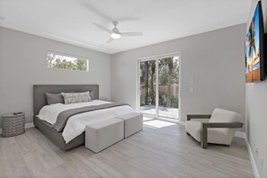 Nhà, nhiều giường (Modern 2023 built home steps to beach) | 5 phòng ngủ 