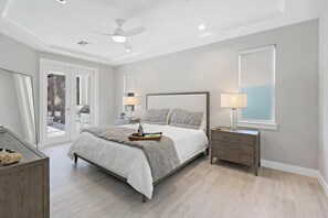 Ferienhaus, Mehrere Betten (Modern 2023 built home steps to beach) | 5 Schlafzimmer