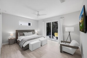 House, Multiple Beds (Modern 2023 built home steps to beach) | 5 bedrooms - Modern 2023 Built Home Steps to Beach/shops/dining (Marco Island)