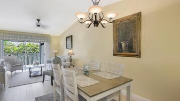 Condo, 1 Queen Bed with Sofa bed (The Village at Smokehouse Bay 222) | Private kitchen