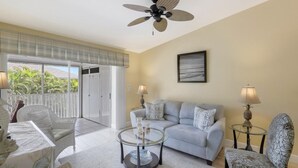 Appart'hôtel, 1 grand lit et 1 canapé-lit (The Village at Smokehouse Bay 222) | Coin séjour