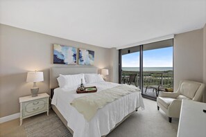 2 bedrooms - Beachfront Condo With Pool, Gym, and Pickleball (Marco Island)