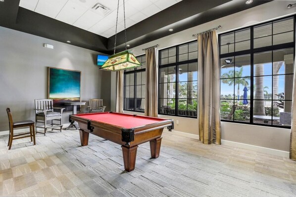 Games room - Modern Waterfront Home in Artesia With Pool/gym (Naples)
