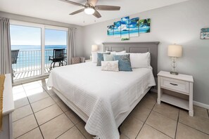 2 bedrooms, iron/ironing board, free WiFi, bed sheets - The Palms 403! Direct Beach views (Fort Walton Beach)