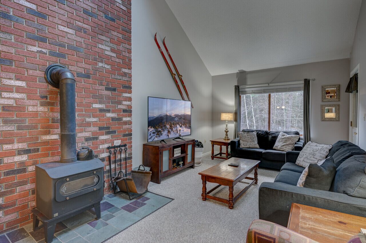 Smart TV, fireplace, video games, table tennis