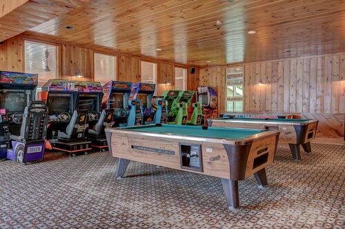 Cozy Condo at The Seasons Resort – Perfect for Skiing, Hiking & Family Fun 🎿❄️🏂🌲🗻