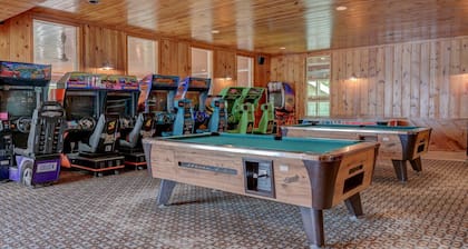 Cozy Condo at The Seasons Resort – Perfect for Skiing, Hiking & Family Fun 🎿❄️🏂🌲🗻
