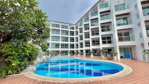 Hồ bơi
