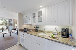 コンドミニアム キングベッド 1 台ソファーベッド付き (Marco Beach Ocean Resort Unit 712) | 専用キッチン