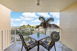 コンドミニアム キングベッド 1 台ソファーベッド付き (Marco Beach Ocean Resort Unit 712) | 施設の敷地