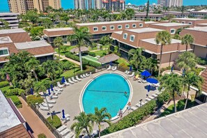 Apartment, 1 Queen-Bett (Quaint condo steps to the beach and d) | Pool