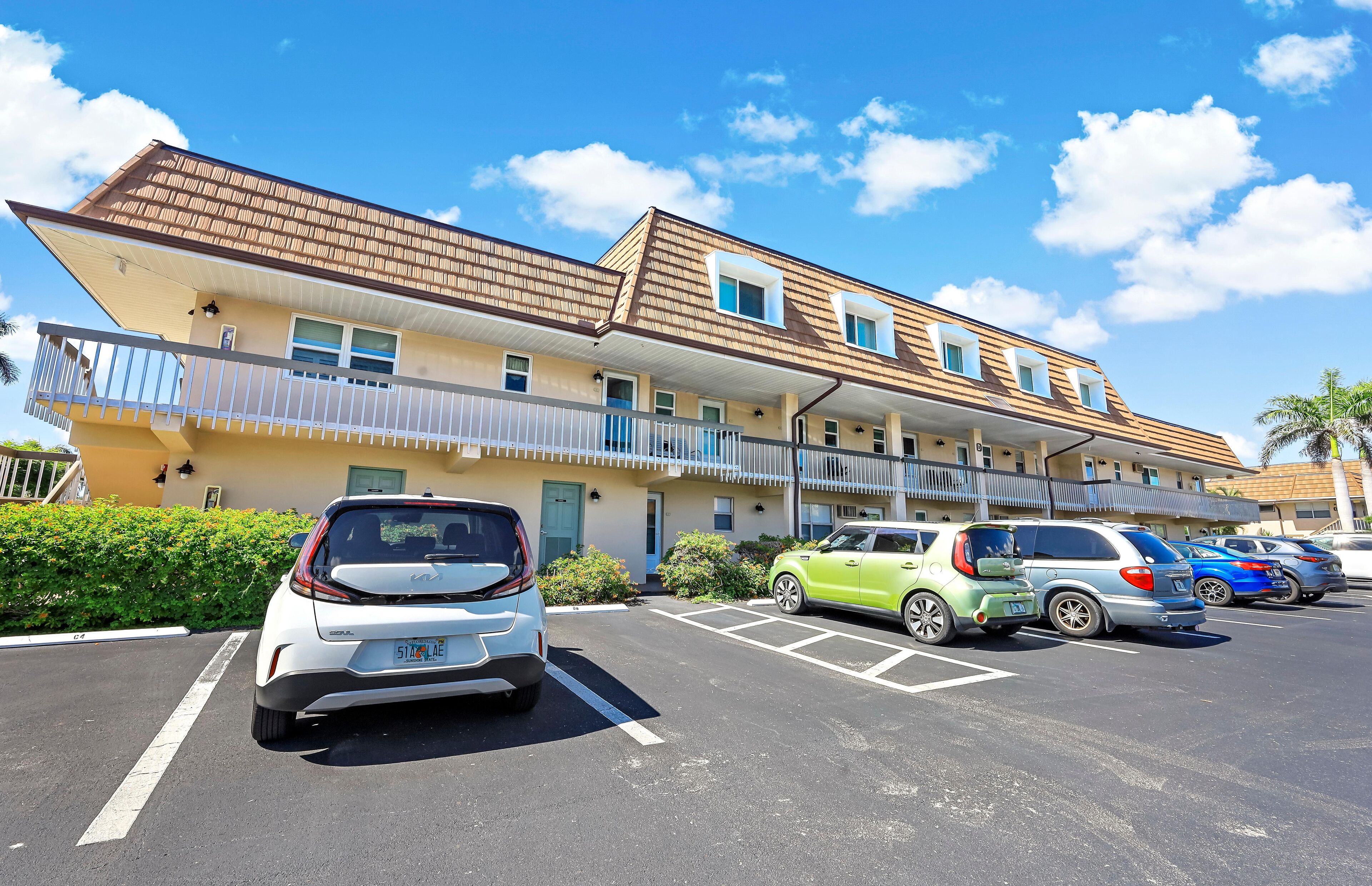 Condo, 1 Queen Bed (Quaint condo steps to the beach and d) | Exterior