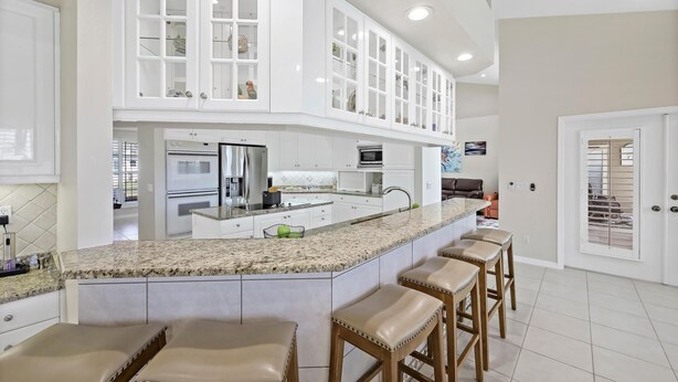 Private kitchen - 444 River Court (Marco Island)