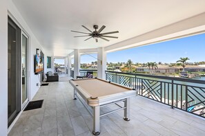 Casa, várias camas (Waterfront home with pool, spa and ka) | Terraço/pátio