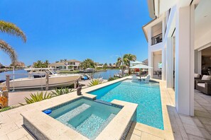 Hus - flere senge (Waterfront home with pool, spa and ka) | Pool | Opvarmet pool