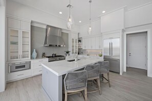 House, Multiple Beds (Waterfront home with pool, spa and ka) | Private kitchen