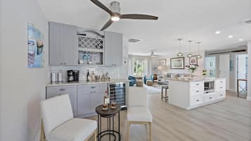 House, Multiple Beds (1073 Ruppert Road) | Private kitchen