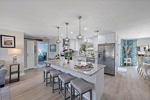 獨棟房屋, 多張床 (1073 Ruppert Road) | 私人廚房