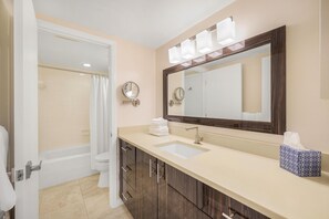 Condo, Multiple Beds (Delightful south end condo with pool.) | Bathroom