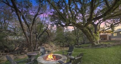 406 Lodge-a: Hot-tub & 2 Blks to Main St