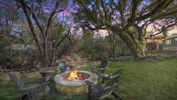 House, Multiple Beds, Patio (406 W Schubert B & C) | Property grounds