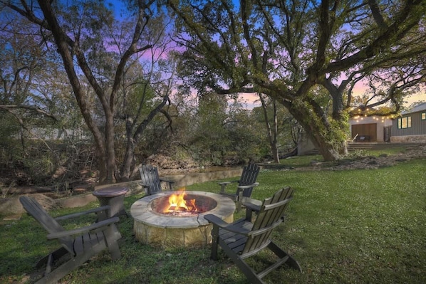 House, Multiple Beds, Patio (406 W Schubert B & C) | Property grounds