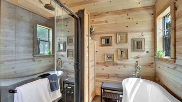 Ferienhaus, 1 King-Bett, Terrasse, Bergblick (6426 Old San Elm) | Badezimmer