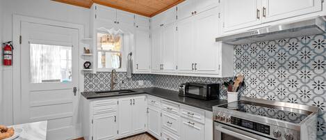 獨棟房屋, 多張床, 熱水浴缸 | 私人廚房 | 咖啡機/沖茶器