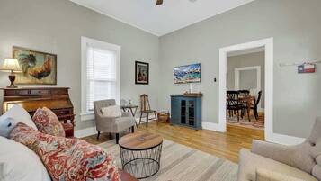 House, Multiple Beds, Patio (802 East Austin St.) | Living area