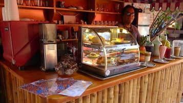 Ofrece desayunos y brunch