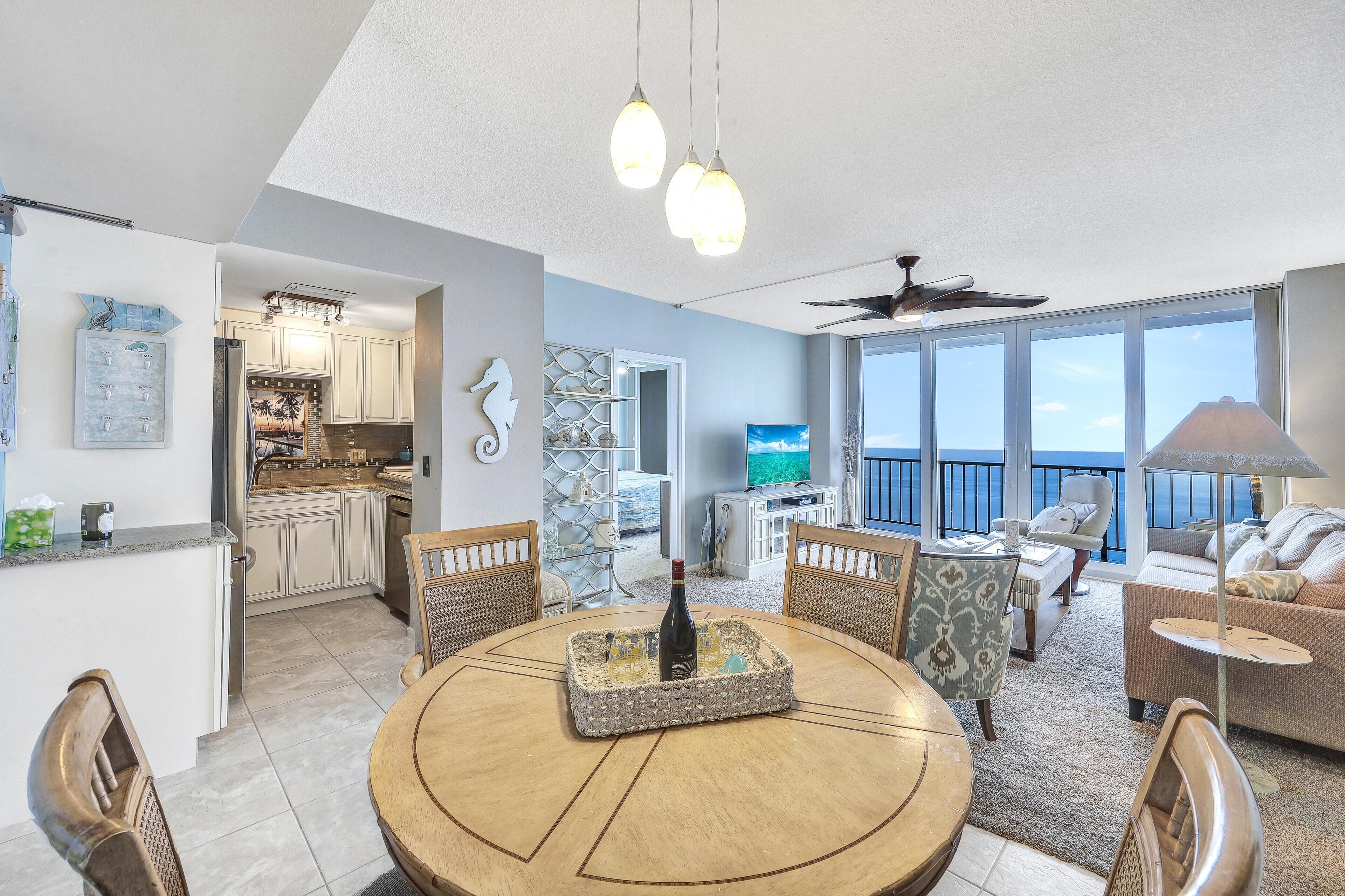 Condo, Multiple Beds (Breezy beachfront condo with panorami) | Living area