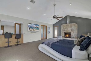 4 habitaciones, decoración personalizada y muebles diferentes
