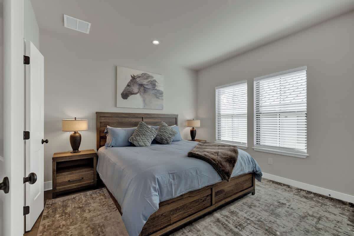 Condo, 1 King Bed with Sofa bed, Hot Tub (930 S Eagle B2 #204) | 1 bedroom, individually decorated, individually furnished, bed sheets