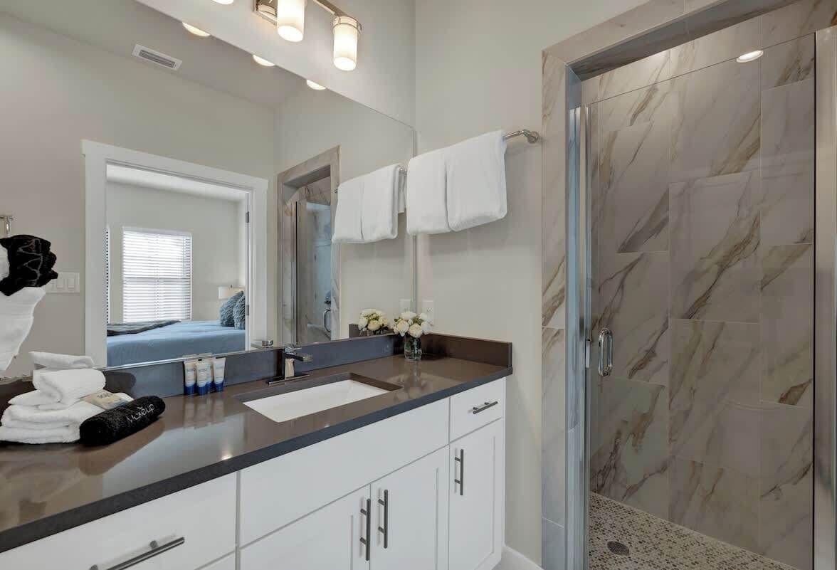 Condo, 1 King Bed with Sofa bed, Hot Tub (930 S Eagle B2 #204) | Bathroom | Towels