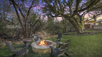 House, 1 King Bed, Patio (406 W Schubert C) | Property grounds