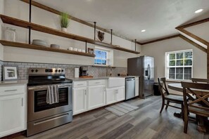 House, Multiple Beds, Patio (465 Bear Crk H & G) | Private kitchen