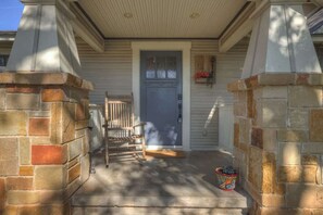 Exterior detail - Fulton Haus (Fredericksburg)