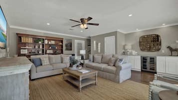 House, Multiple Beds, Pool Access (113 Weitz Rd - M & G) | Living area