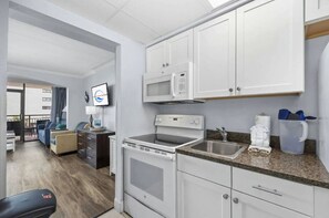 Fridge, microwave, oven, stovetop - Spacious Coastal Paradise Studio in Caravelle Resort. 3rd Floor (Myrtle Beach)
