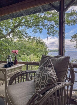 Property grounds - Private Lakehouse with Great Swimming and Epic Sunset Views (Colchester)