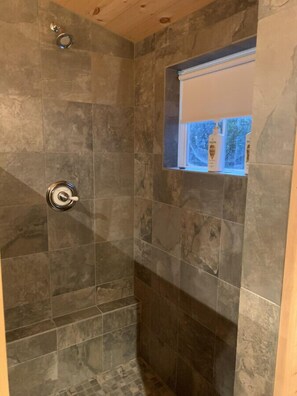 Towels - Private Lakehouse with Great Swimming and Epic Sunset Views (Colchester)